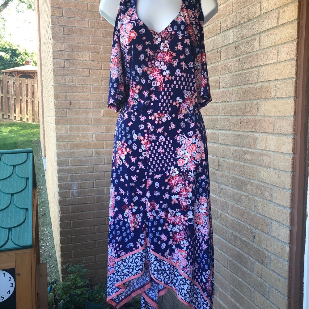 Avenue 26/28 Floral Handkerchief hem dress